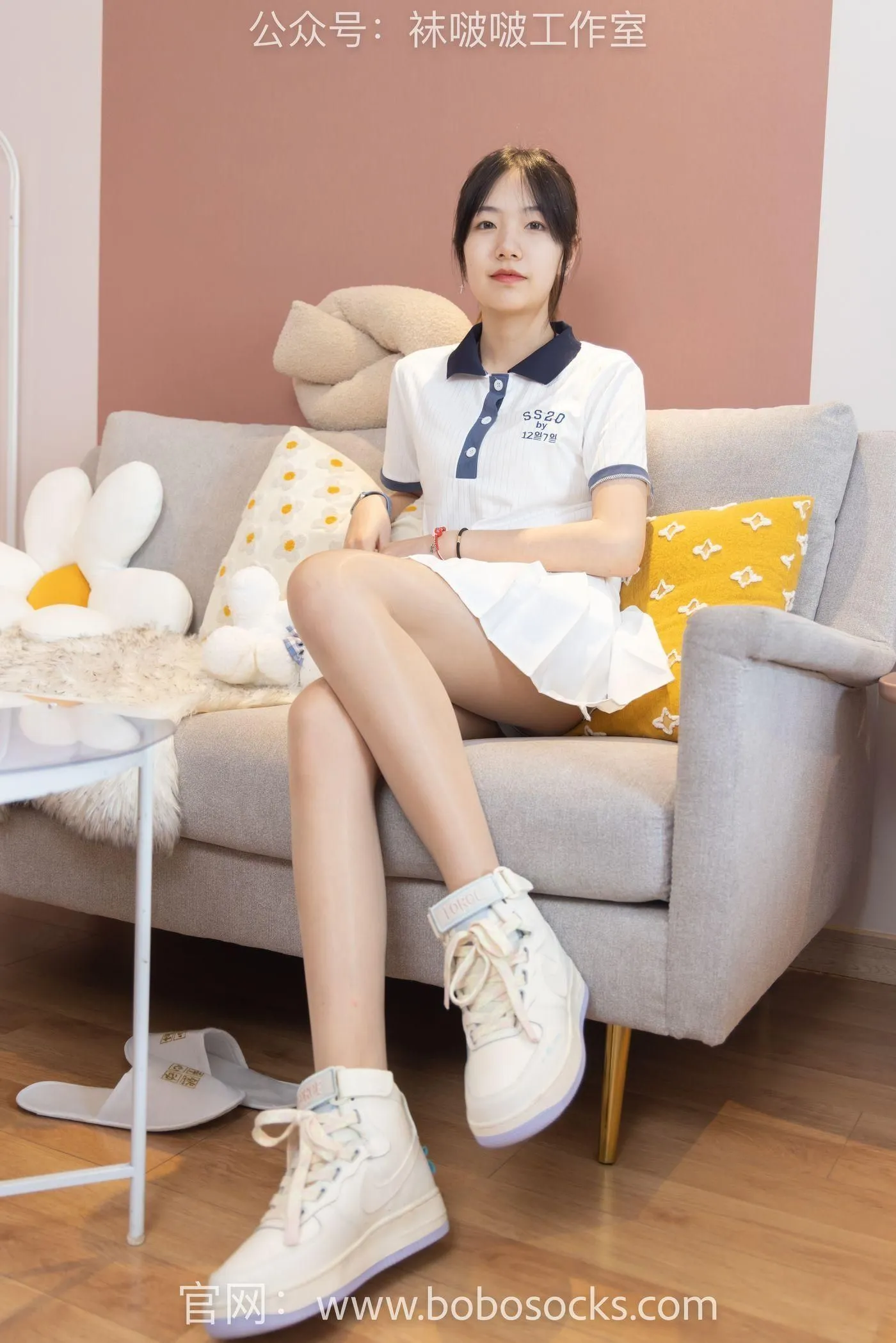 [BoBoSocks袜啵啵]NO.096 小甜豆-板鞋、白棉袜、油亮肉丝 [145P]插图5